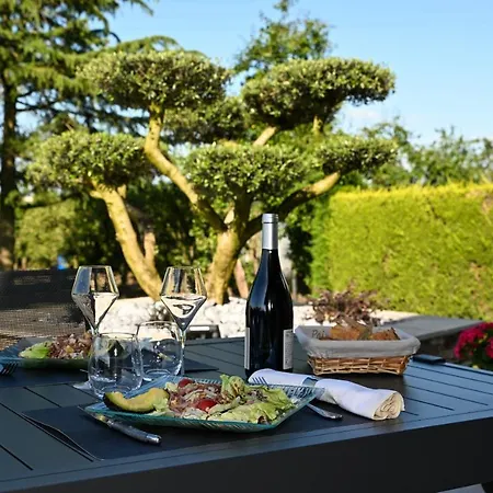 Au Doux Repos Oda ve Kahvaltı 3*