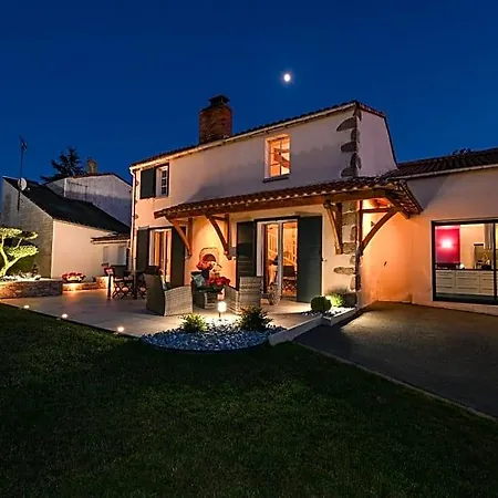 Au Doux Repos Bed & Breakfast La Gaubretiere
